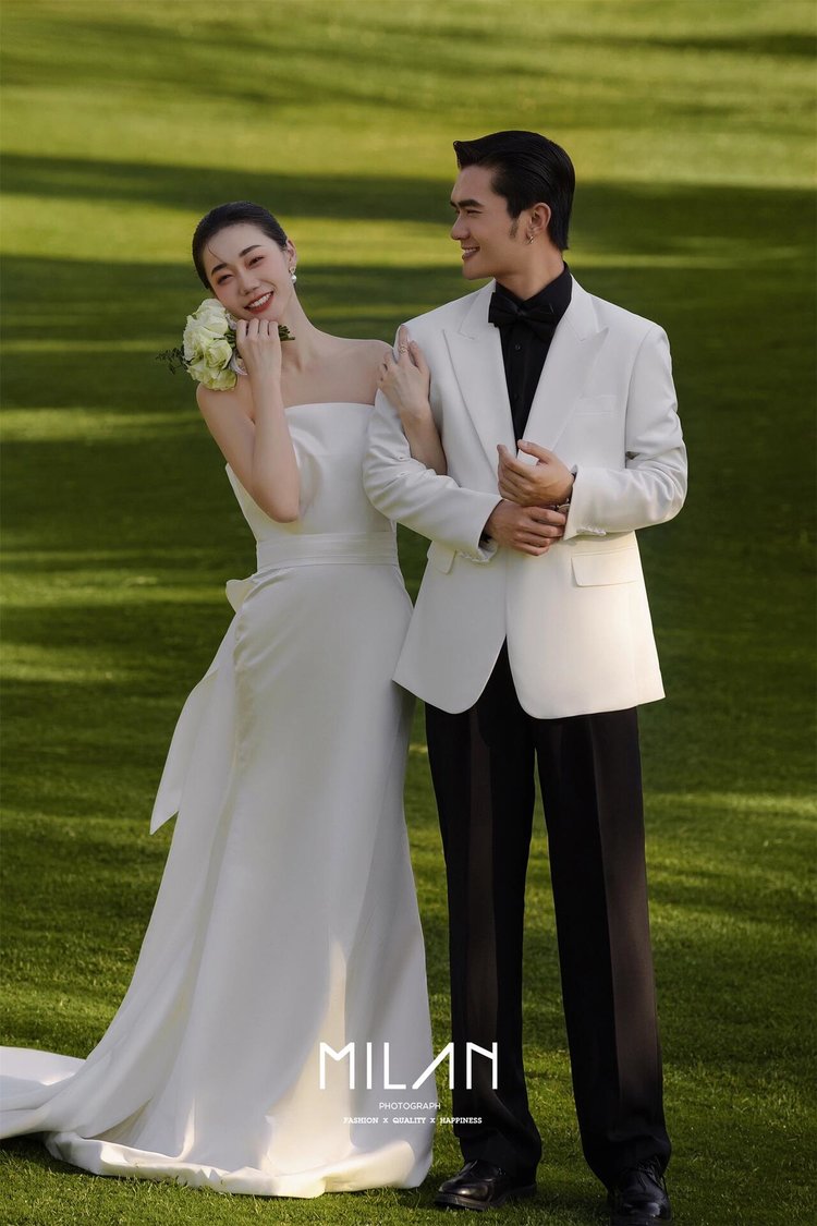 终于拍到了让我心动的草坪婚纱照
