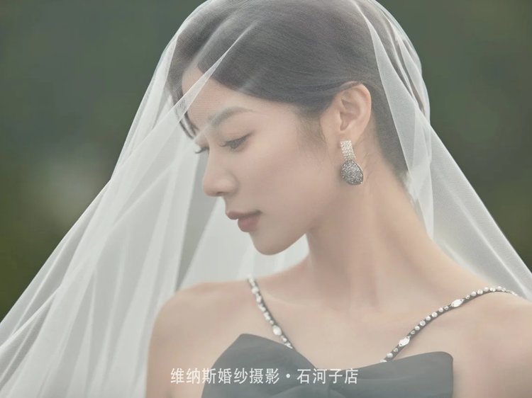每一帧画面都无比浪漫 黑裙外景婚纱照