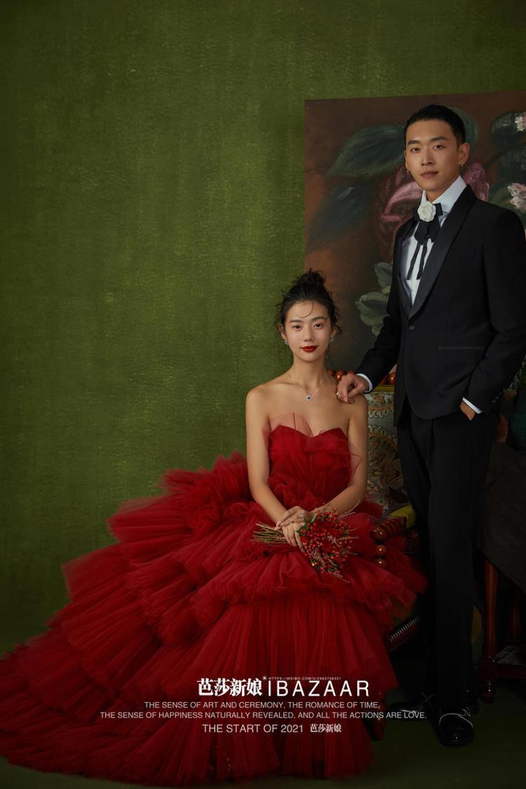 芭莎新娘-复古油画红色婚纱照