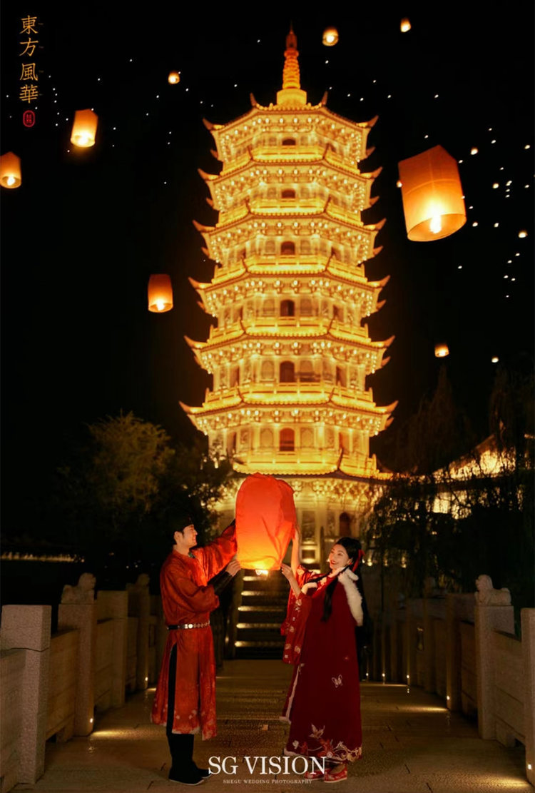 花好月圆 夜景孔明灯系列婚纱照,独家基地