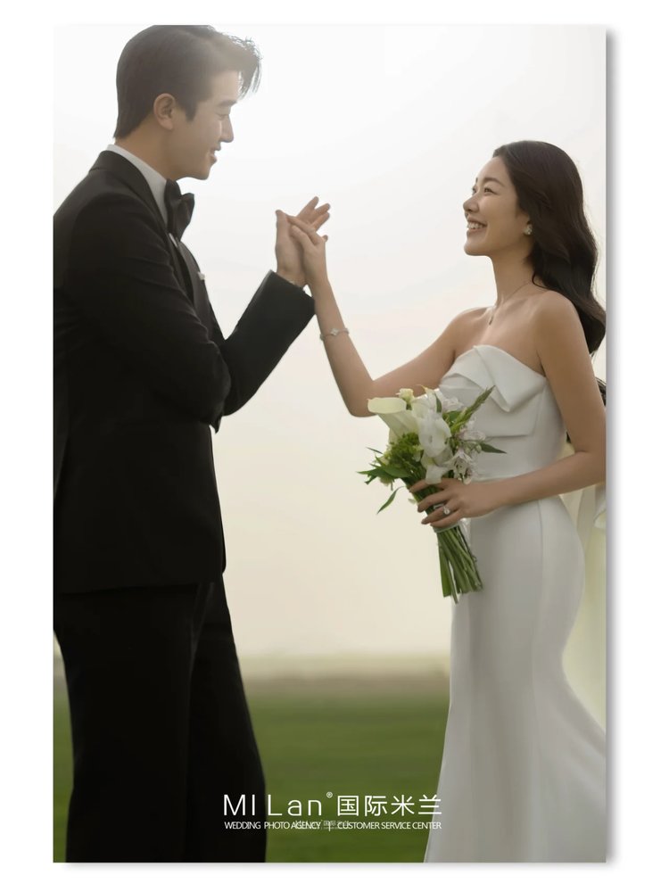 简单的爱我们慢慢说可好 森系草坪婚纱照