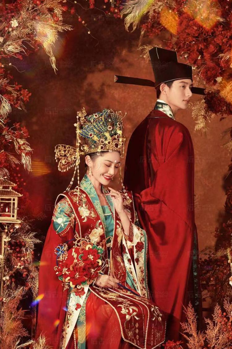 后古摄影-宋制汉服婚纱照的顶峰 凤冠霞帔婚纱照