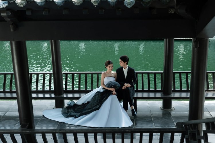 新中式园林婚纱照 穿越时光的浪漫之约