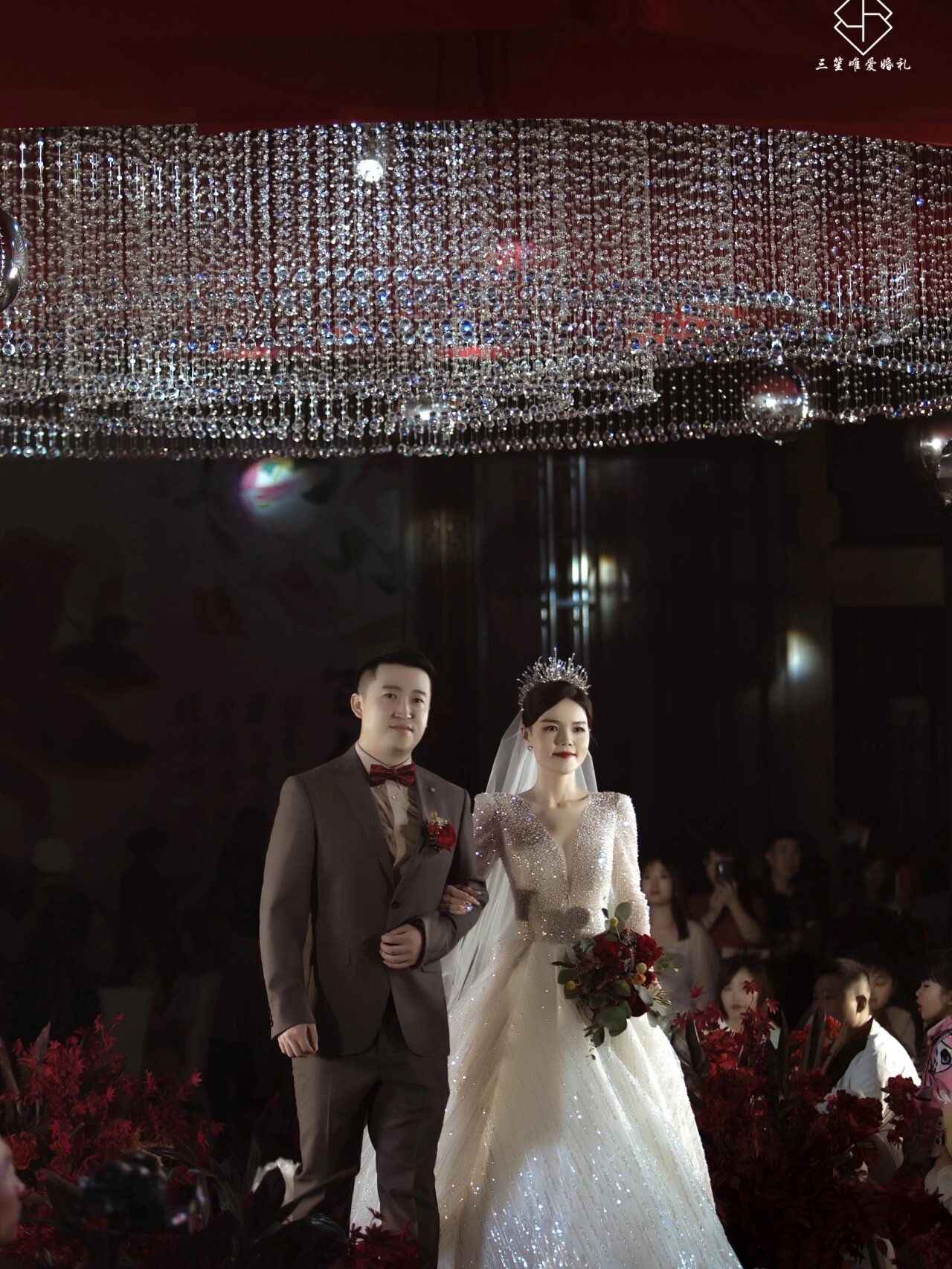 红黑色小预算水晶婚礼 榆林婚礼策划分享