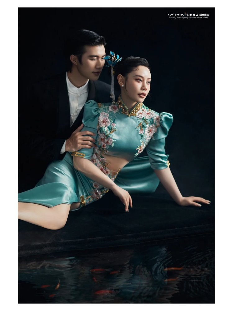 高级感新中式旗袍婚纱照