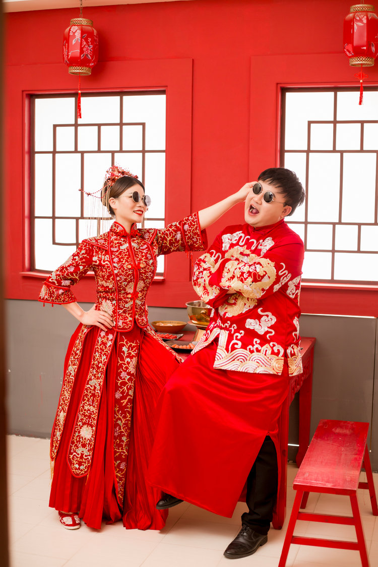 个性内景秀禾婚纱照 彰显东方美学
