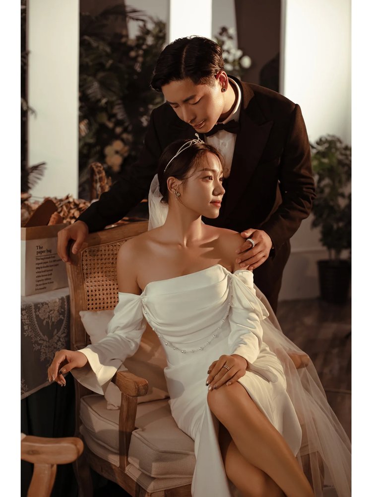新品法式婚纱照也太温柔 女生复古优雅的婚纱