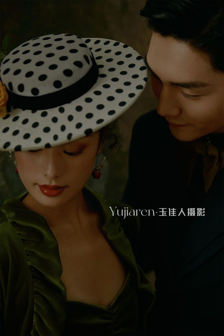 时尚油画风婚纱照 个性油画婚纱照