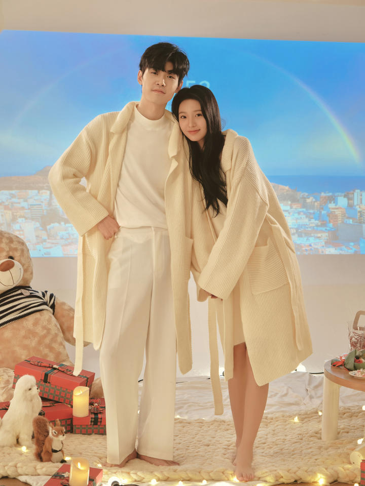 小众又高级的室内电影感婚纱照·卢浮宫婚纱摄影