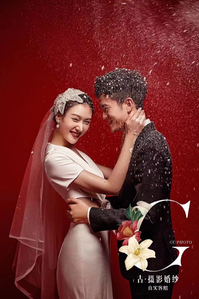 贺州拍婚纱照:复古氛围感个性婚纱照