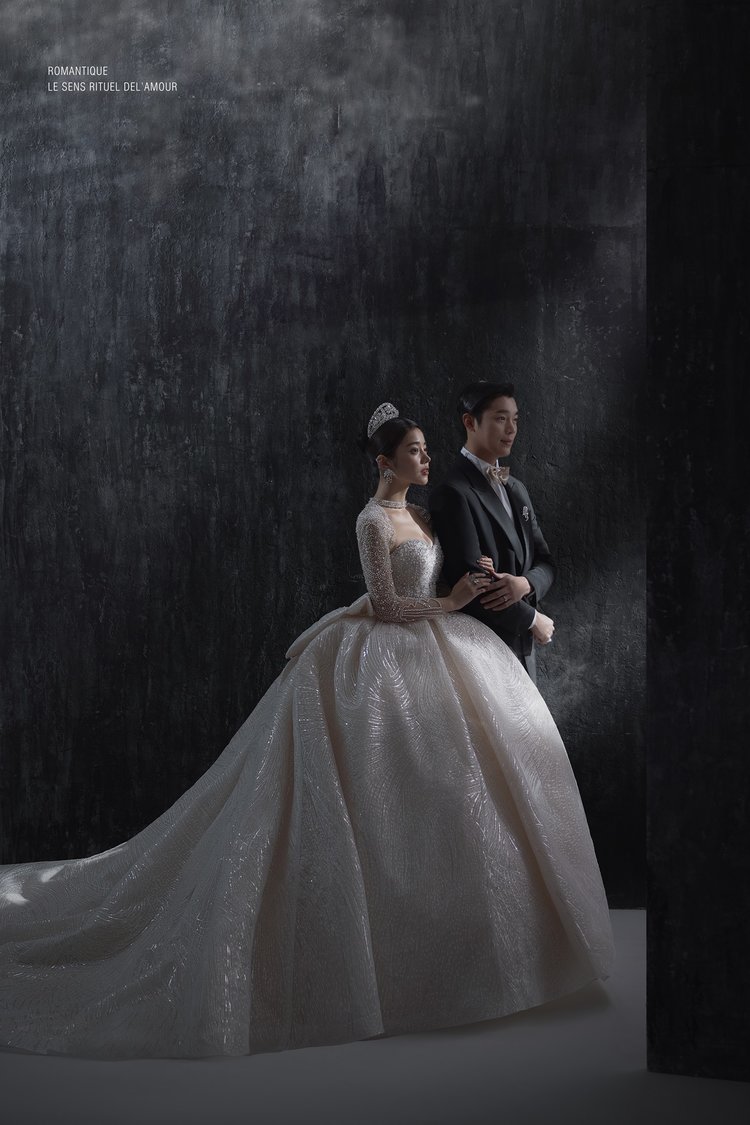 教堂主题光影高定婚纱照