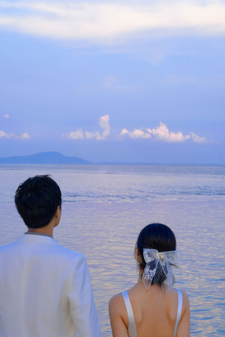 简约小清新婚纱照 海边浪漫氛围