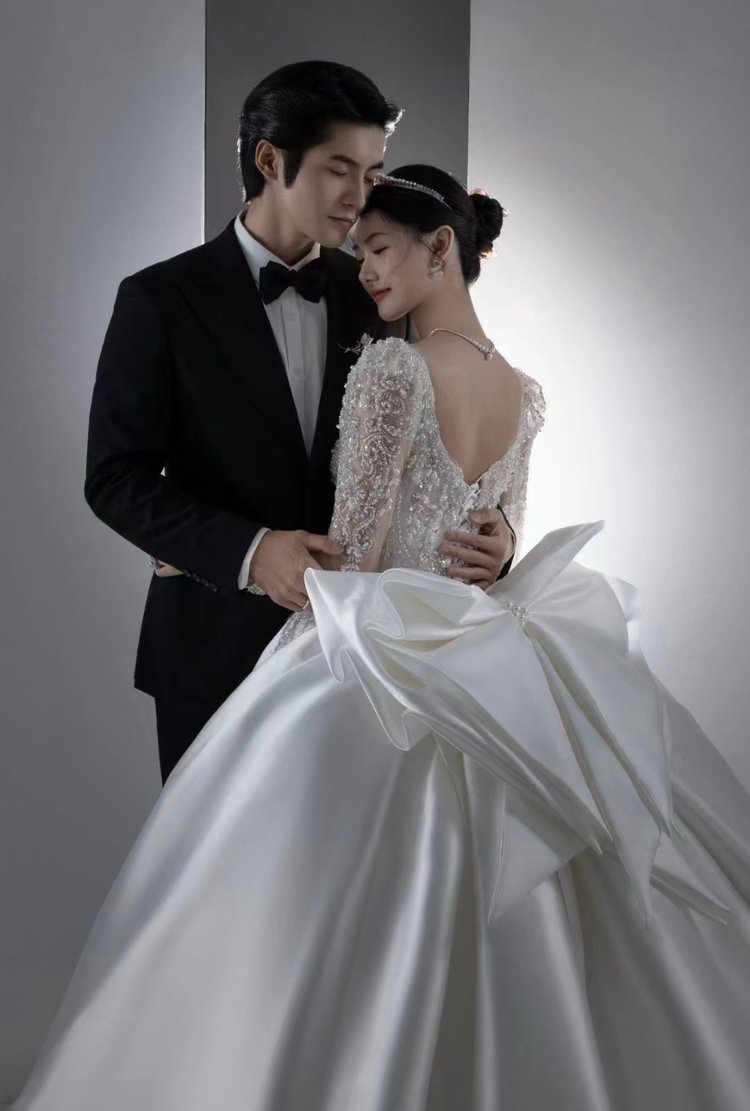 光影内景婚纱照 简单点的婚纱照也可以很美