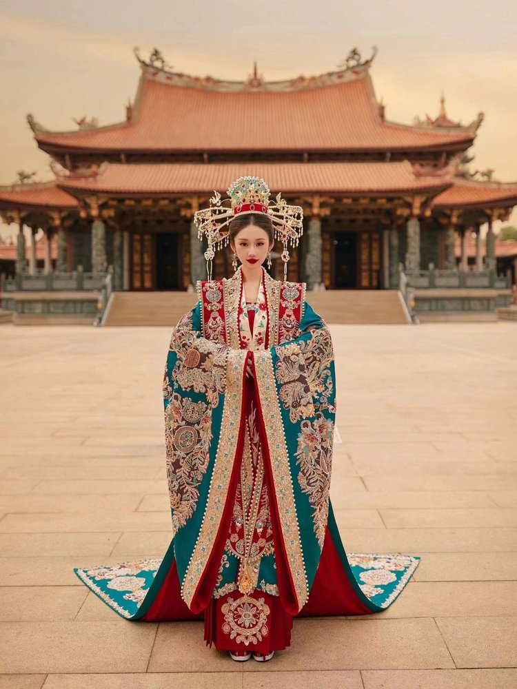 谁能拒绝这组汉服婚纱照呢