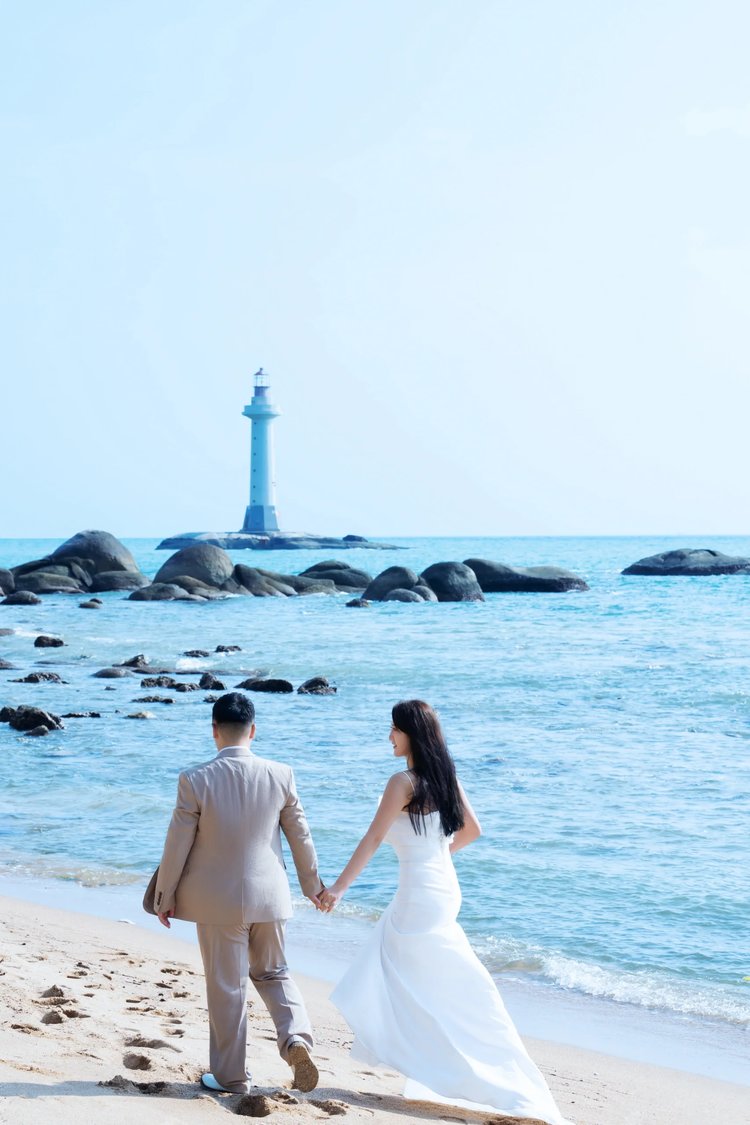 海边仪式感婚纱照 越简约越高级感的婚纱摄影