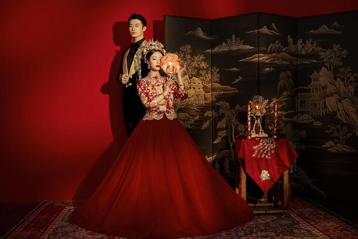 新中式凤冠霞帔秀禾婚纱照西宁婚纱摄影