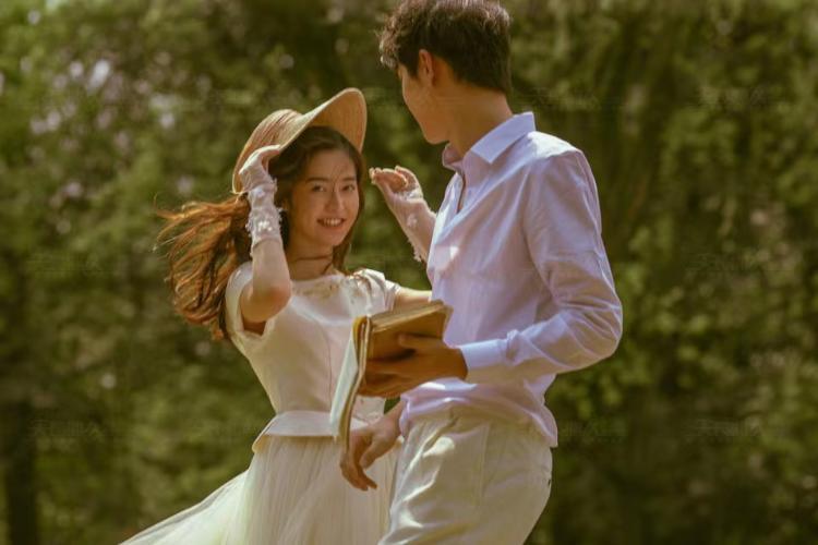 巢湖爱洛视觉婚纱摄影工作室-自然森系轻奢定制婚纱照