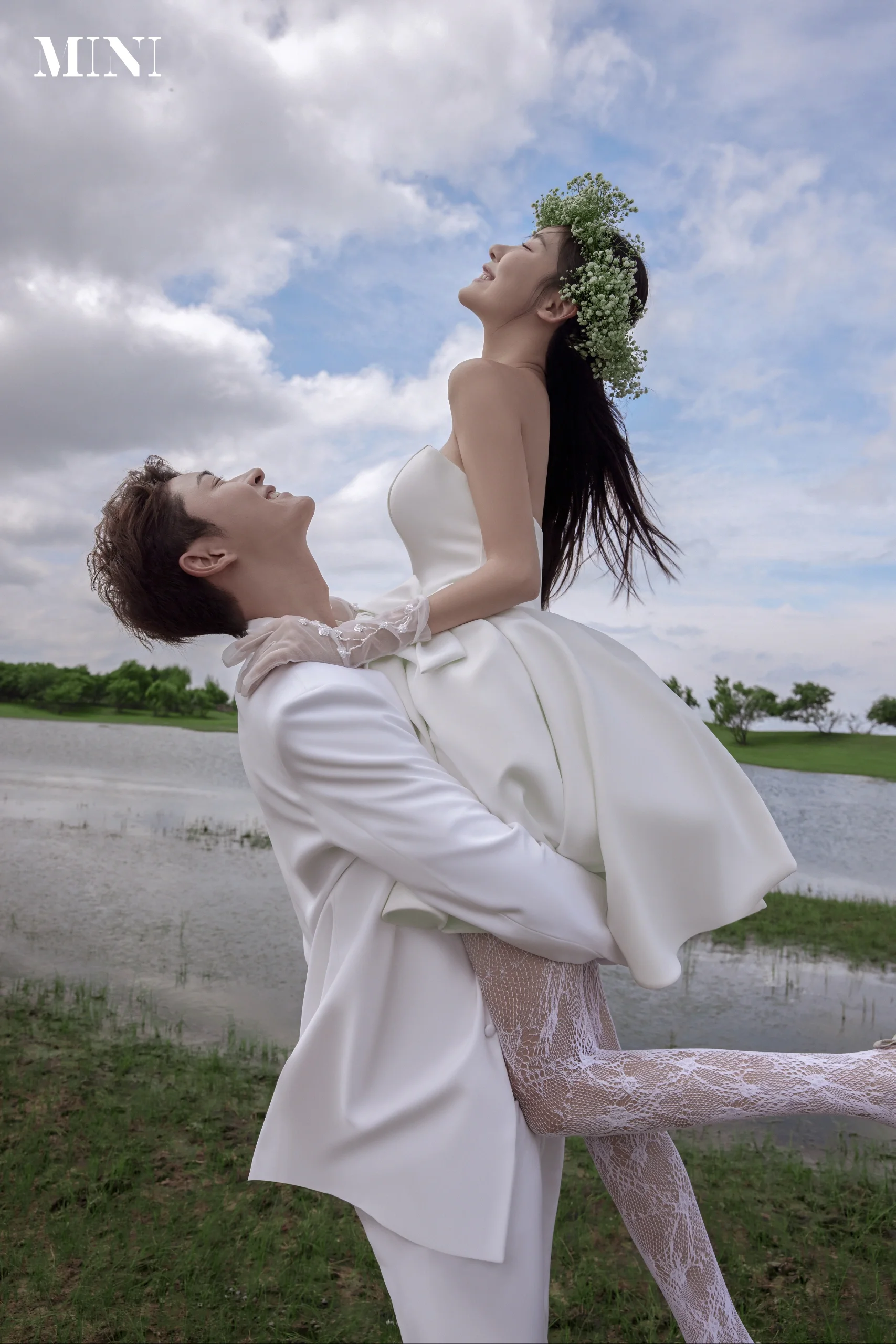 森系草坪婚纱照，当森系草坪遇上电影感
