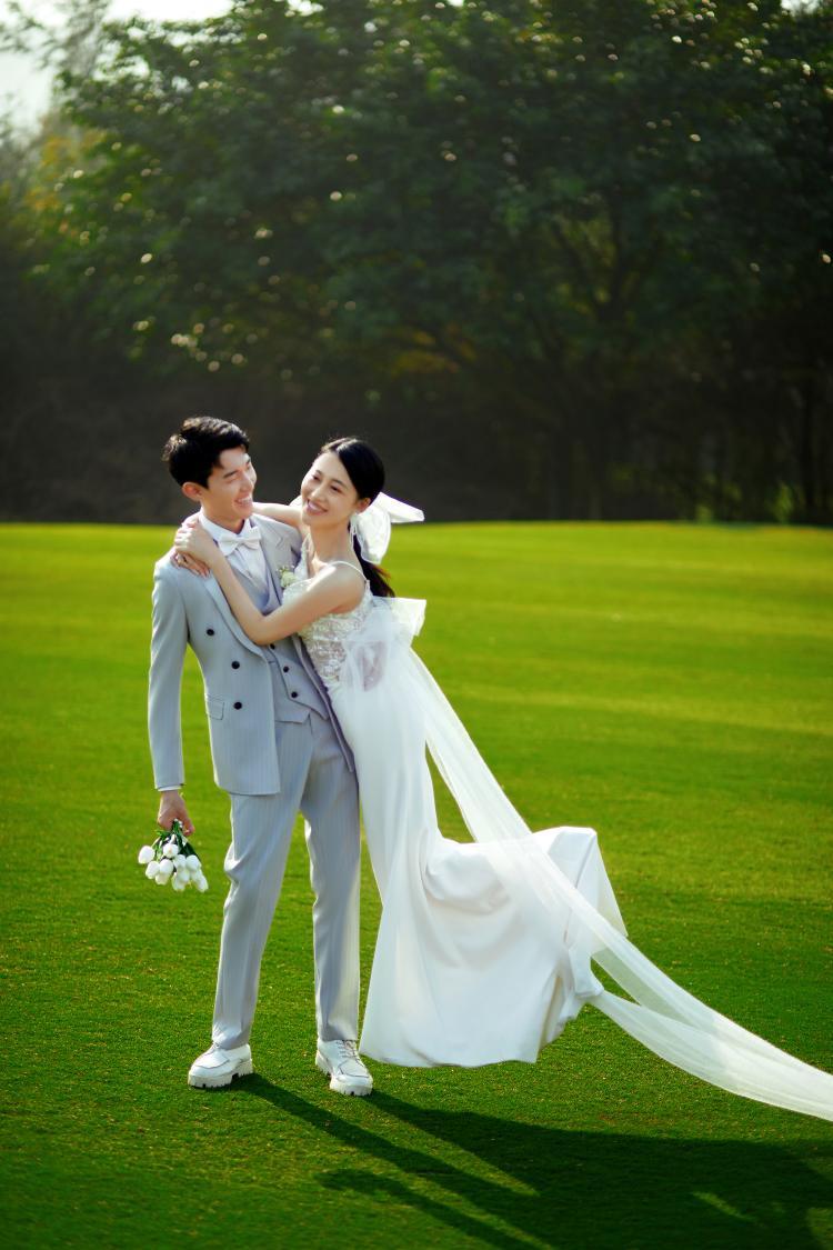 索菲雅婚纱摄影--高尔夫球场-草坪婚礼
