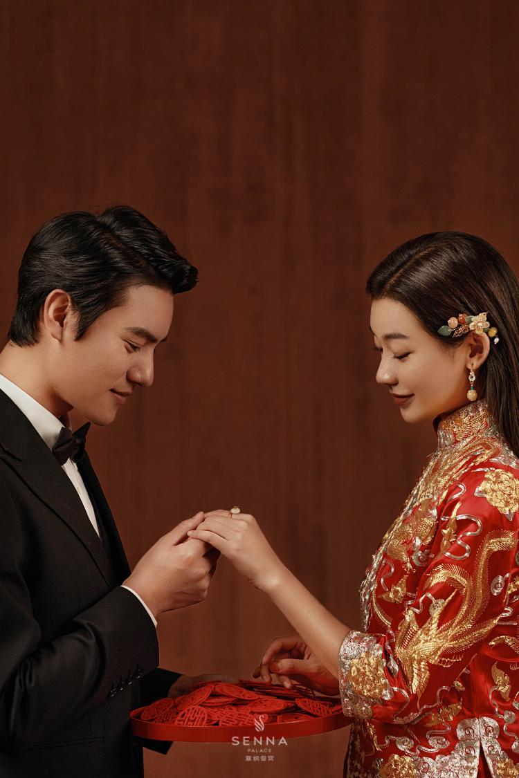 塞纳映画-凤求凰主题中式龙凤褂婚纱照