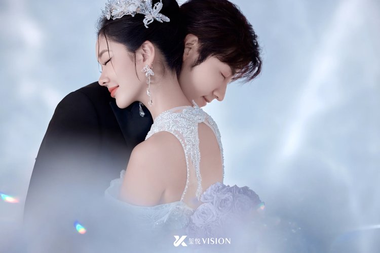 星河璀璨光影高定婚纱照 高级感和仪式感十足