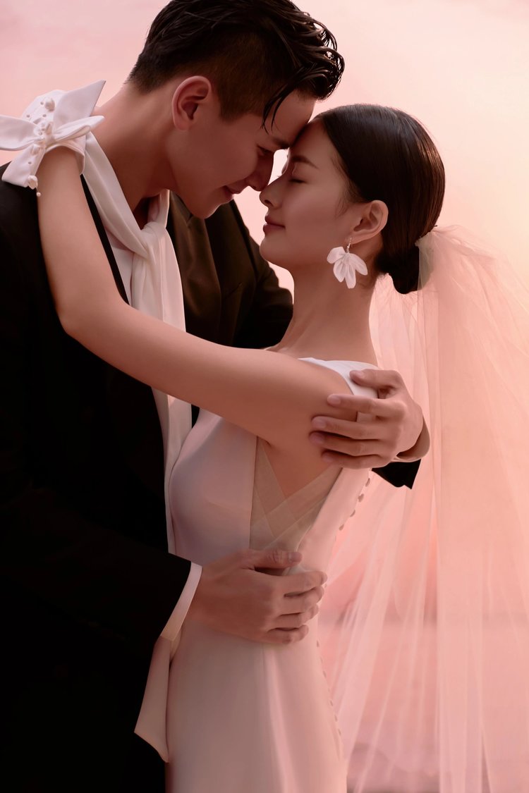 日落时分的海边 夕阳海边婚纱照