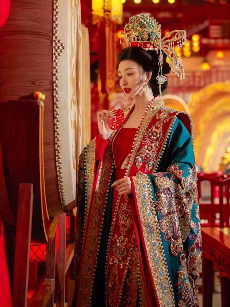 凤冠霞帔,经典宋制汉服婚纱照