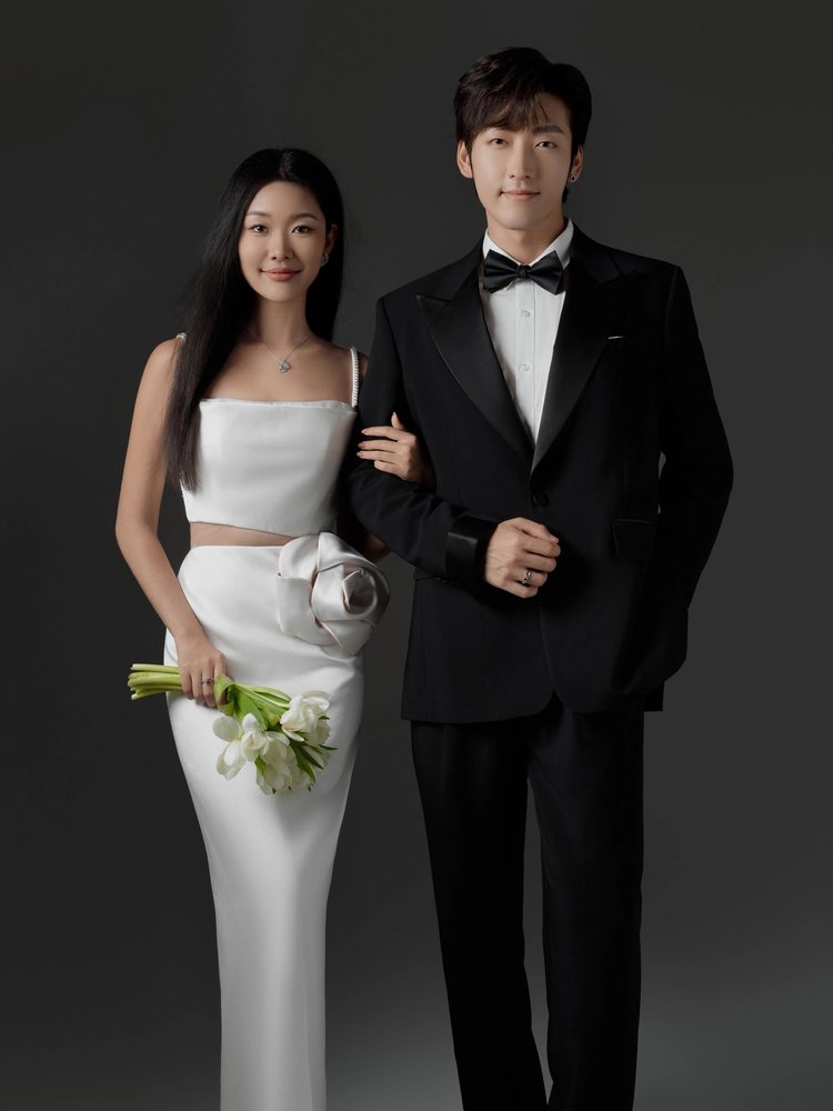 这组韩式极简婚纱照也太温柔了