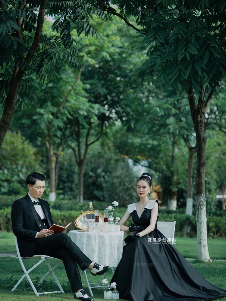 森系婚纱照 黑色礼服太有Feel了