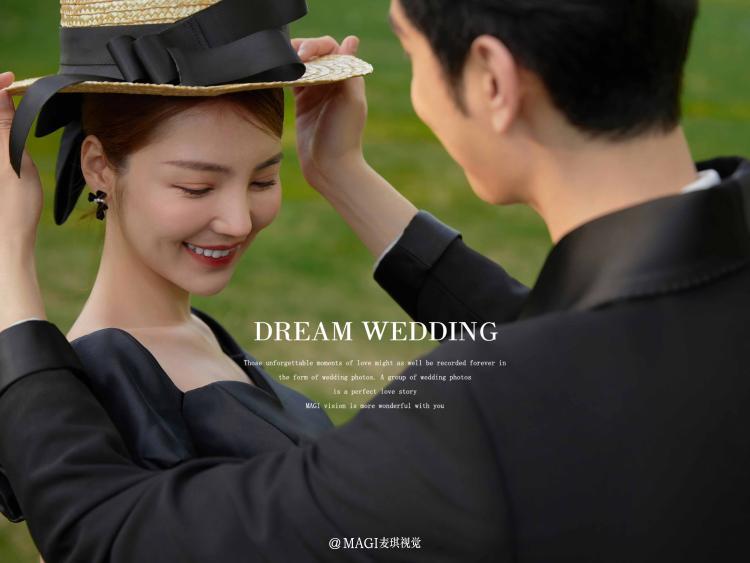 森系赫本婚纱照,森系草坪婚纱摄影