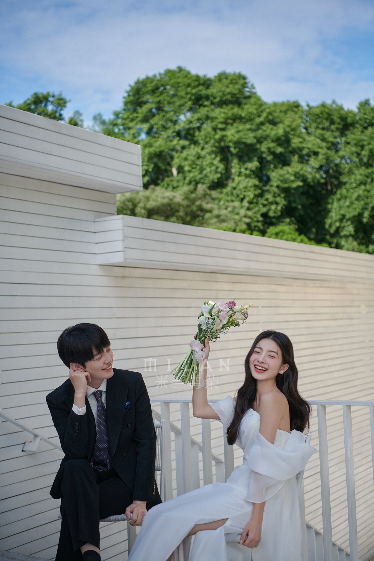 恋语白色主题婚纱照 新娘喜欢的清新感