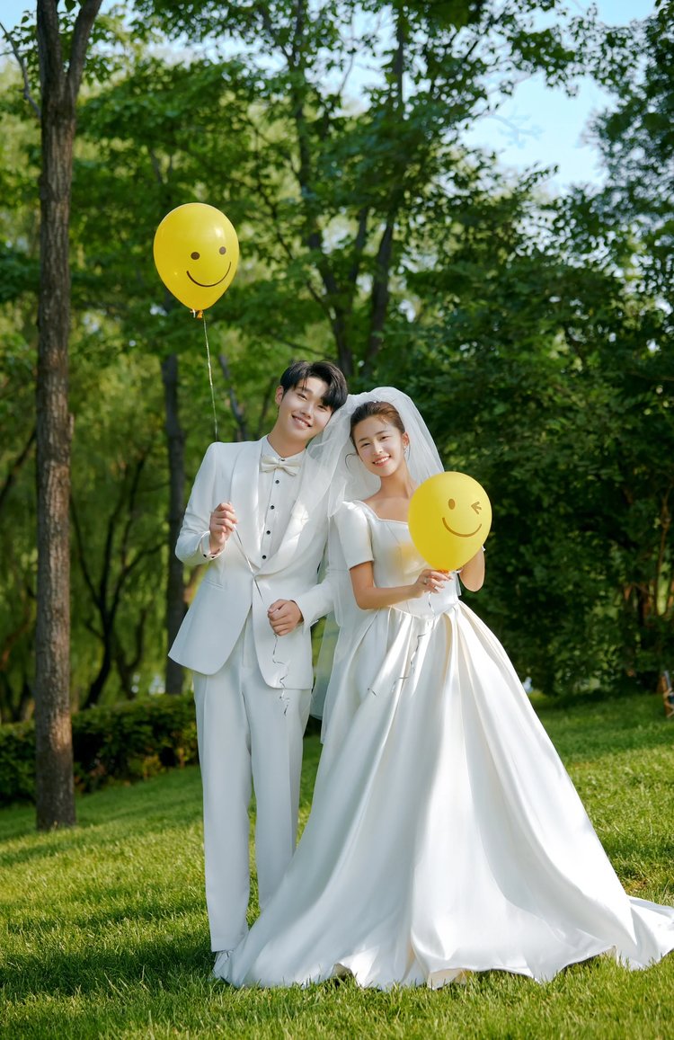 超甜治愈森系婚纱照 幸褔感爆棚的婚纱照