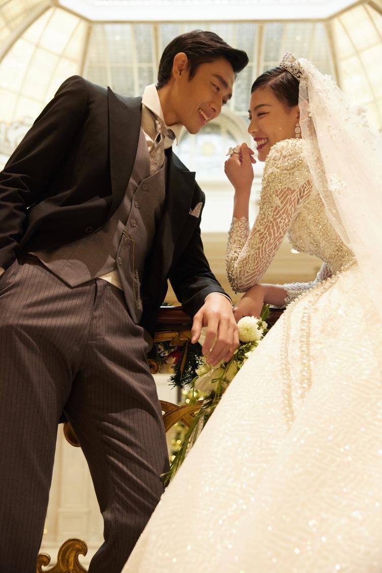 大连婚纱照推荐:城堡室内婚纱照