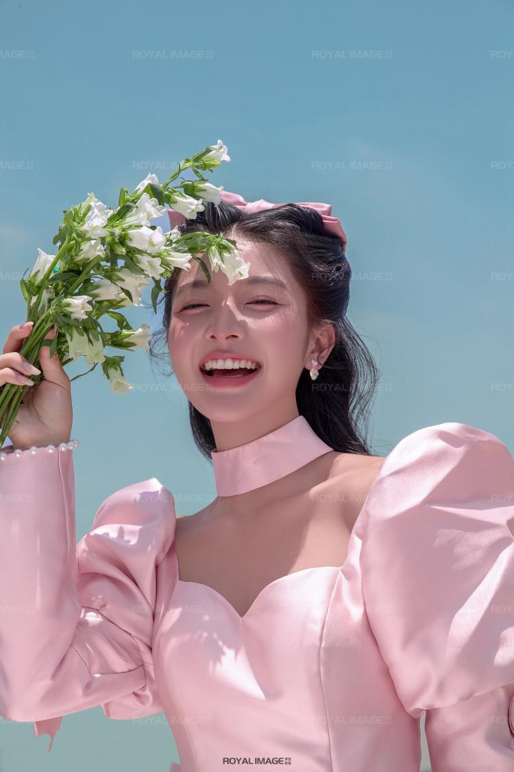 少女粉梦幻婚纱照 每一帧都像甜美公主