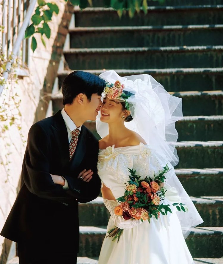 想和你一起去拍一组怀旧时光的复古婚纱照