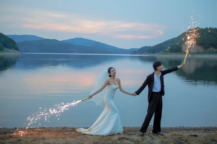 湖边婚纱照丨牡丹江情缘婚纱摄影