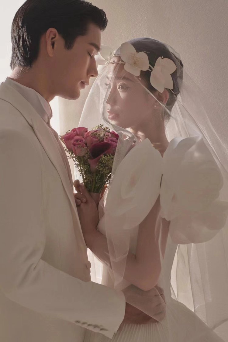 自带高级感的室内高定婚纱照