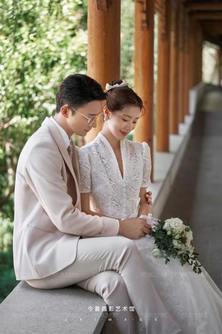 天津婚纱摄影,中式园林外景婚纱照,白色主纱婚纱摄影