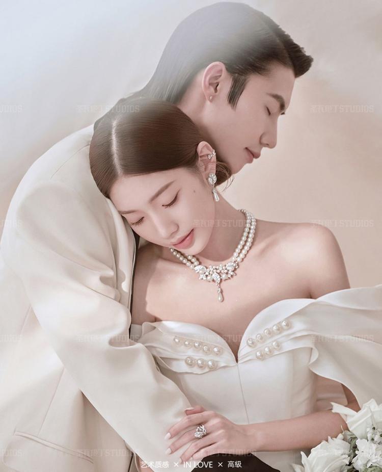 奶油色主纱婚纱照 婚纱摄影高端定制婚纱照