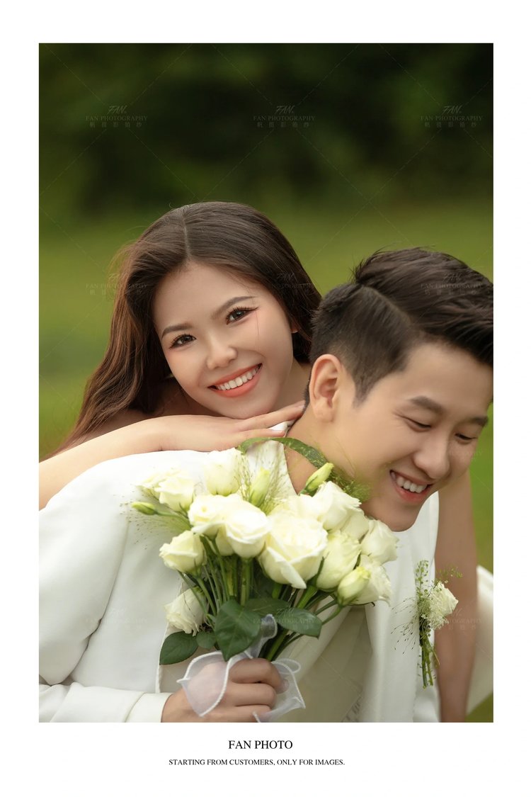 适合所有仙女的 草坪森系婚纱照