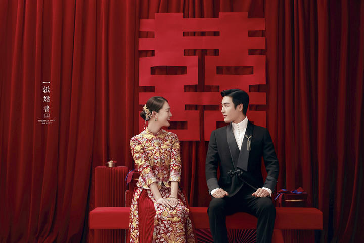 石家庄婚纱摄影:经典新中式婚纱照 红色内景喜庆浪漫