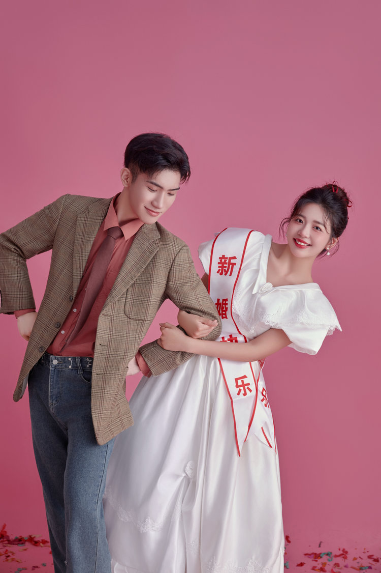 甜蜜而高级的喜嫁婚纱照