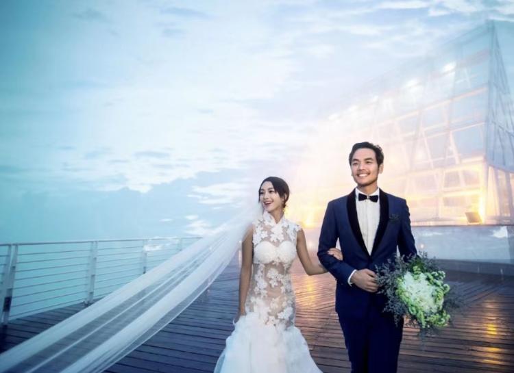 三亚旅拍游艇海景婚纱照-扬州婚纱摄影