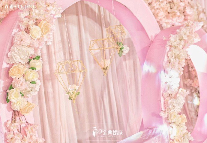 粉色浪漫鲜花婚礼 | 吃糖、蛋糕，还有此刻嫁给我的你！