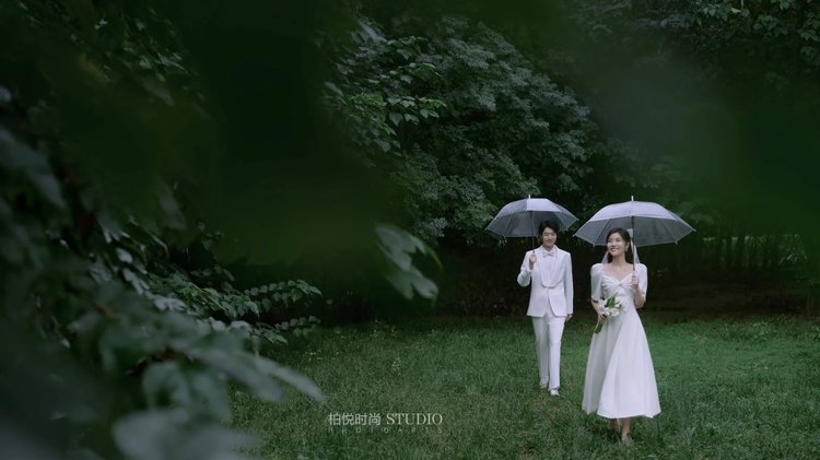 雨天的浪漫,外景婚纱照,结果出乎我的意料