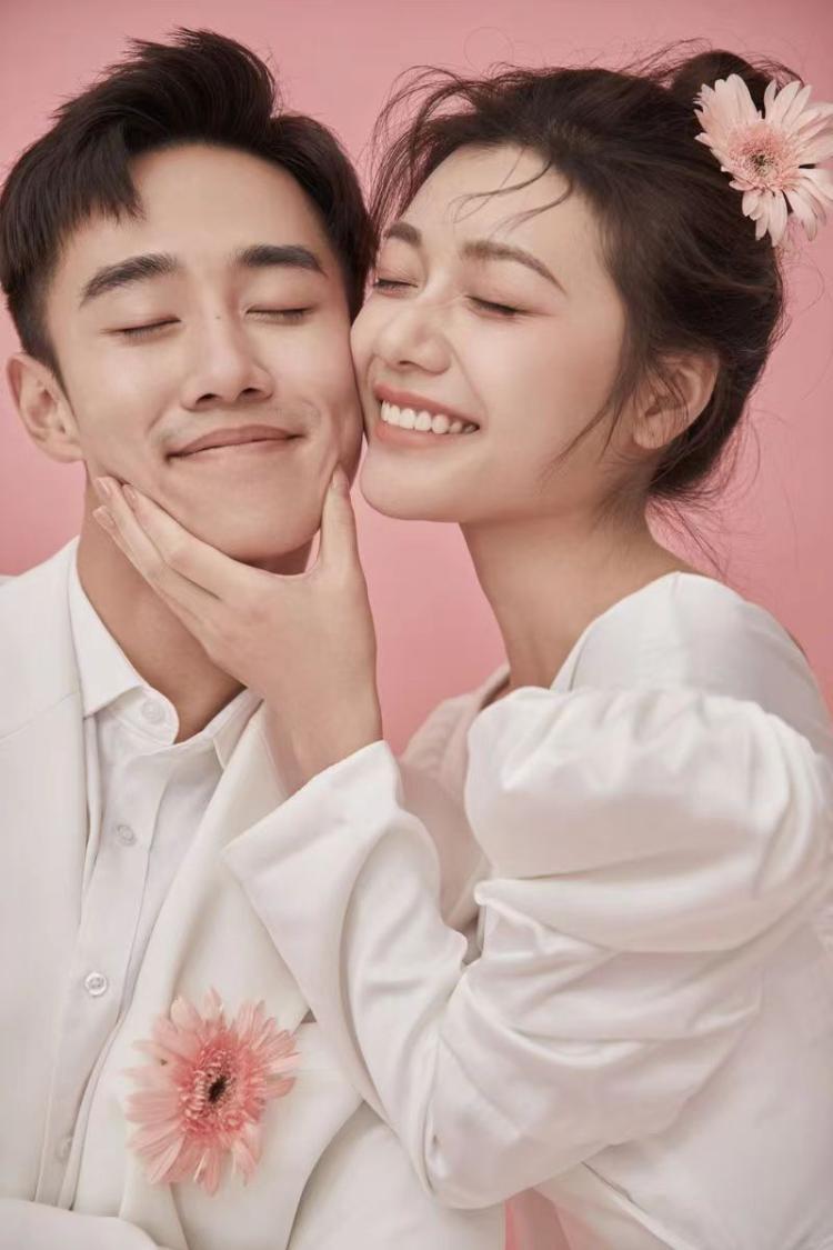 阁木映画摄影推荐:相约爱情之甜蜜粉色婚纱照