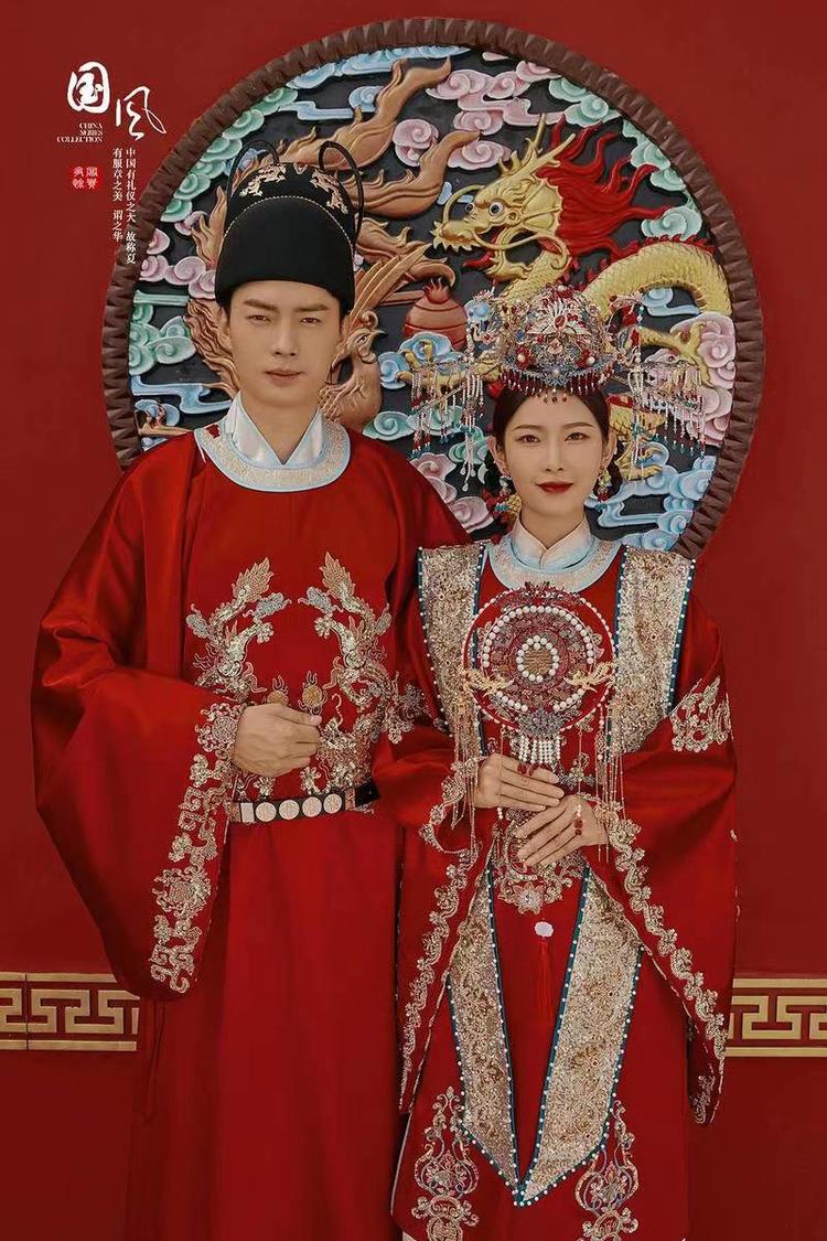 中式古装外景婚纱照 凤冠霞帔汉服太美了