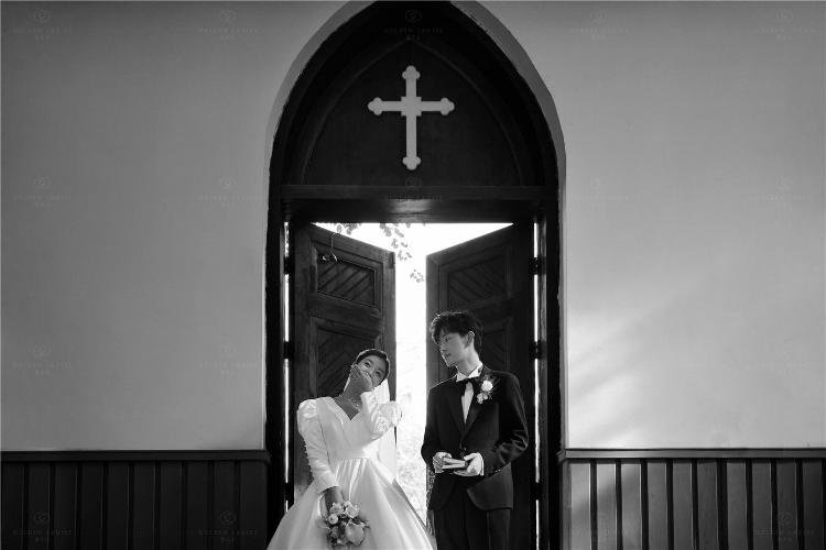 圣心教堂婚纱照·金夫人婚纱摄影