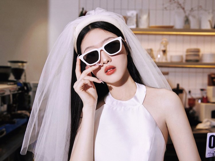 全网火爆的英剧同款婚纱照 又甜又酷
