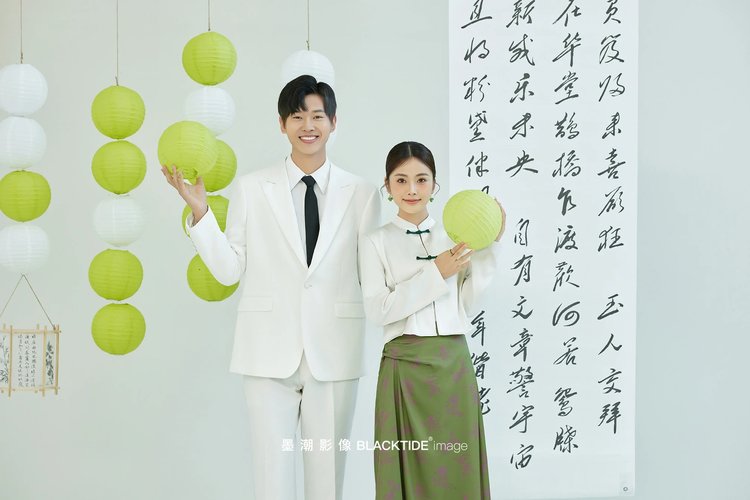 00后都爱的新中式婚纱照